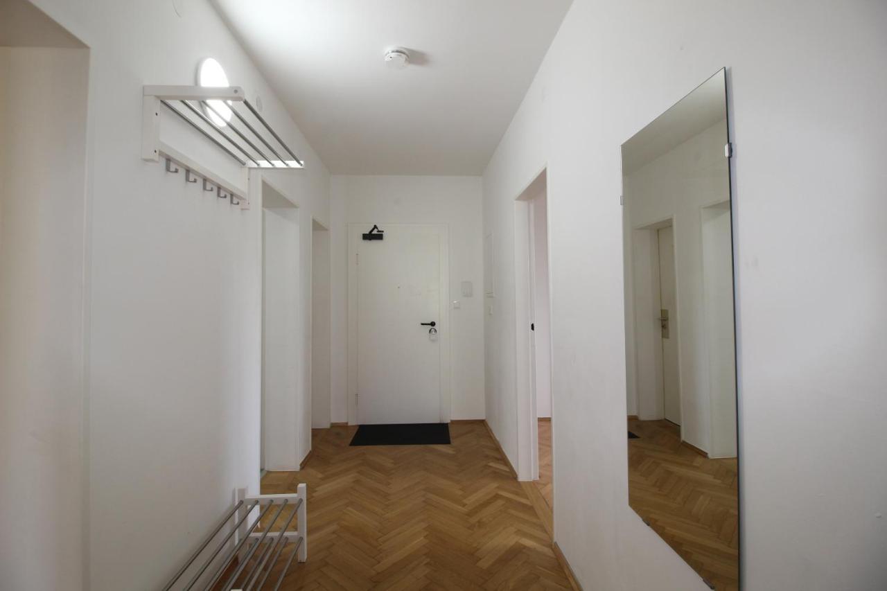 Apartmenthaus Kitzingen - Grosszuegige Wohnungen Fuer Je 6 Personen Mit Balkon Екстер'єр фото