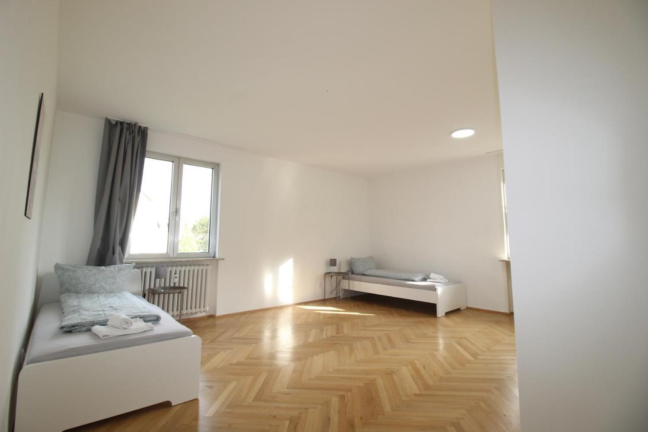 Apartmenthaus Kitzingen - Grosszuegige Wohnungen Fuer Je 6 Personen Mit Balkon Екстер'єр фото